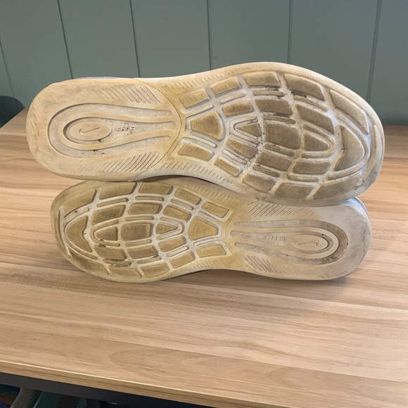 Nike AirMax Sneakers orange black and yellow - Picture 6 of 6